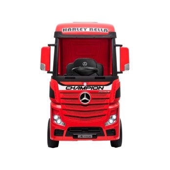 The car is powered by a TIR Mercedes Benz Actros PA0222 battery