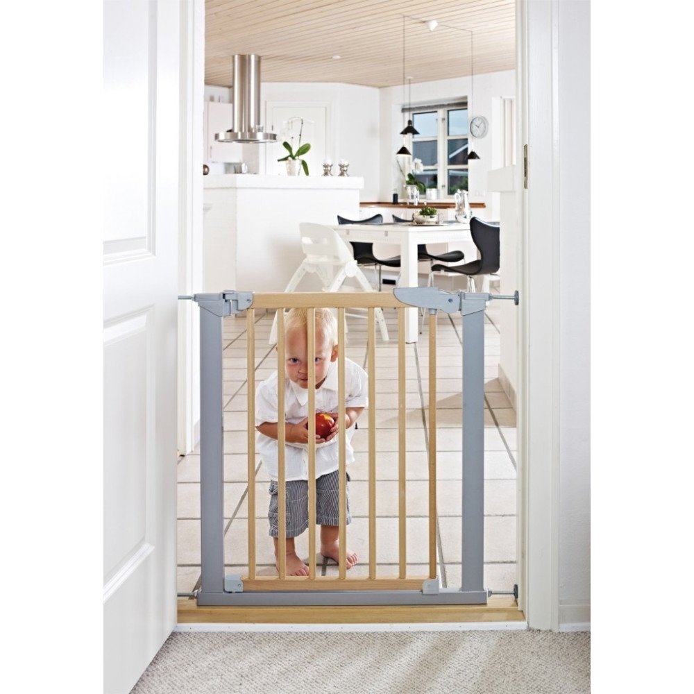 Baby Dan - Avantgarde Safety Gate - Beechwood